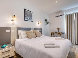 Studio apartment 4 with kitchenette at the New Casa Vittoria by SF HOMES，位于科斯皮夸的酒店
