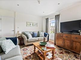 Brusher's Den - Central Flat in Brockenhurst，位于布罗肯赫斯特的自助式住宿