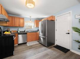Spacious Apt near Beaches/Westerly/ Mystic，位于Pawcatuck的酒店