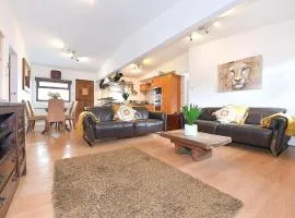 Gorgeous 3BD Cottage with Parking Nr Guildford