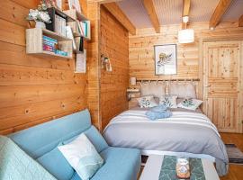 Ambiance Bois & Charme Proche Lyon，位于Saint-Genis-les-Ollières的酒店
