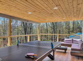 Charming Retreat Walking，位于Tannersville的酒店