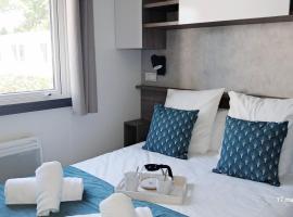 R&eacute;veillez la Belle au Bois Dormant - Bungalow moderne, confort & linge inclus，位于圣让-德蒙的简易别墅