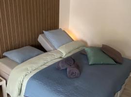 AdelgadeHuset，位于博恩瑟的公寓式酒店