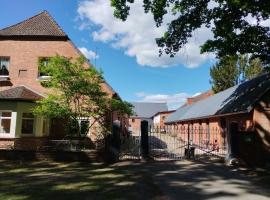 Ferienwohnung Hof Lanze，位于Prezelle的带停车场的酒店