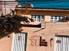 A casa &eacute; Sula Hostel Macei&oacute; para mulheres，位于马塞约的青旅