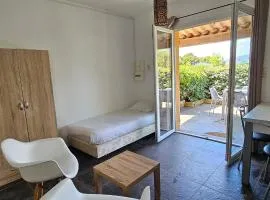 Studio Dolce & Vita A1 avec piscine et terrasse