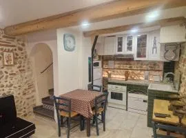 Typique maison en coeur de village proche des plages