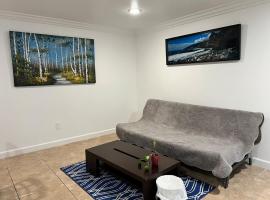 Near Disney,college,sunset beach ,airport，位于诺沃克的酒店
