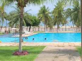 Apartamento térreo no Morro Branco Marina II