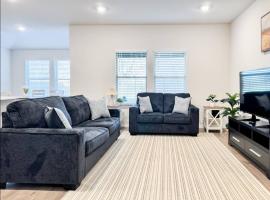 NEW King Bed Private Yard Near Everything，位于谢尔曼的酒店