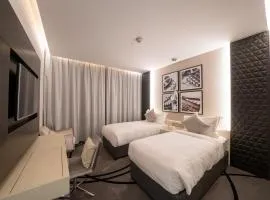 Darent DAMAC Super Luxury Two Bedroom Apartment Olaya
