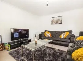 Stunning 2-BR Home Gravesend Town Centre, Kent