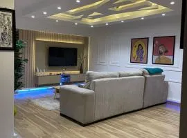 Luxury 2BR Wuse 2 247 Power Free Wi-Fi