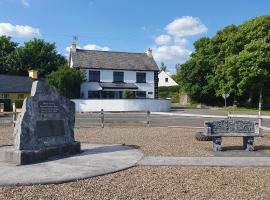 St Martins Old Schoolhouse Ballyroe Tralee，位于特拉利的酒店