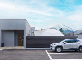 Mt FUJI RESORT GLAMPING Yamanakako，位于山中湖村的酒店