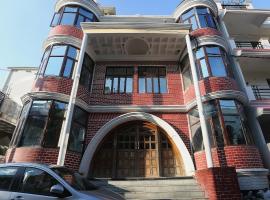 Super Hotel O Tulip Inn，位于戈勒克布尔的酒店