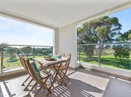 Inviting 2BR Stay by the Sand at Rockingham