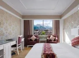 Shangri-La Jilaideng Gucheng Hotel
