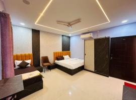 Hotel Airport Suites Suitable for Hourly Bookings，位于勒克瑙Chaudhary Charan Singh International Airport - LKO附近的酒店
