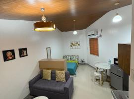 AnnEs Pad, Modern Studio Near Clark Pampanga，位于安吉利斯的自助式住宿