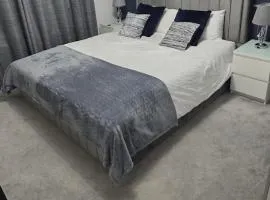Suite 1 En-suite Room With Superking Bed