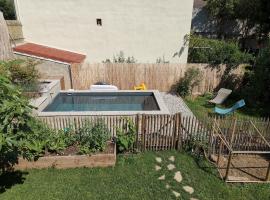 Maison de charme, à 2 pas du centre ville de Valence - Drome，位于瓦朗斯的酒店