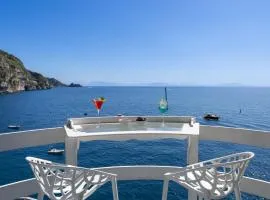 Romantic Room - RocksideEscape