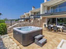 3 Bedroom Awesome Home In Umag