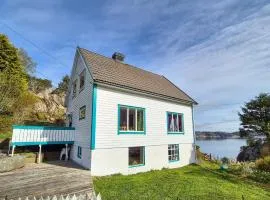 Beautiful Home In Urangsvåg