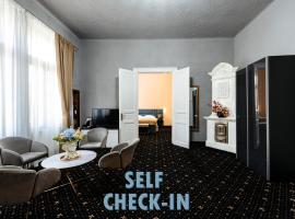 Palace Bulevard Inn，位于克卢日-纳波卡的酒店