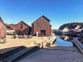 Cozy Apartment In Søgne With Wifi，位于Søgne的酒店