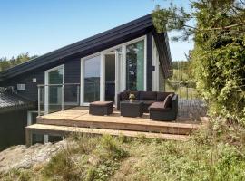 Beautiful Home In Tr&oslash;gstad，位于绰斯特德的豪华酒店