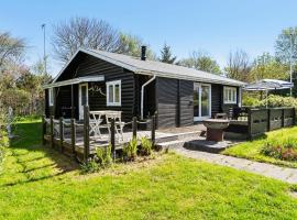 Nice Home In Esbjerg V With Wifi，位于埃斯比约的酒店