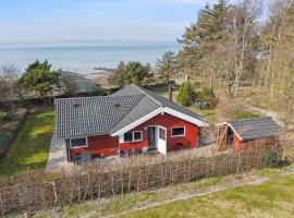 2 Bedroom Stunning Home In Knebel，位于克内贝尔的酒店