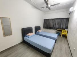 CLP perai homestay near Sri Muniswarar temple，位于北赖的酒店