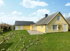 Gorgeous Home In Ängelholm With Wifi