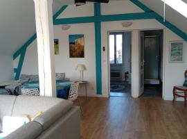 QUIET PLACE，位于比斯卡罗斯的带停车场的酒店