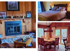 Cable Townhome #3 condo，位于Cable的酒店