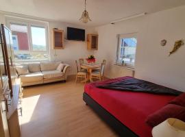 Fewo Linda - Gemütliche Ferienwohnung in direkter Bodenseenähe，位于博登湖畔克雷斯波洛的酒店