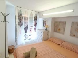 Dúplex en planta baja a pie de playa，位于库列拉的酒店