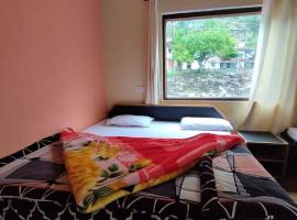 Shiva heights Trek and stay，位于Chopta的酒店