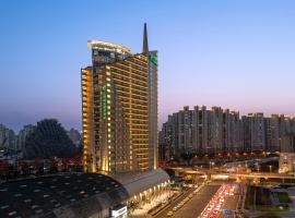 Holiday Inn Shanghai Jing'an-Shanghai Railway Station Hub Free Laundry Panoramic Gym，位于上海的酒店