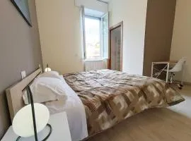 Cattaneo 65 3 bedrooms 5 minutes from lake and station w parking