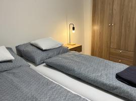 KatalinKert Apartman 3，位于杰尔的酒店