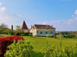 Le Pigeonnier, Chariaud, near Aubeterre sur Dronne，位于Saint-Romain的酒店