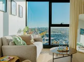 Skyone Lux 2Bed room Aprt in BoxHill with car park