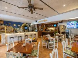 Hostal Doris - Adults Only