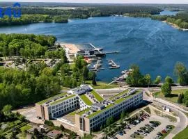 Nad Zatoką Aparthotel Premium z widokiem na jezioro by Rent4You