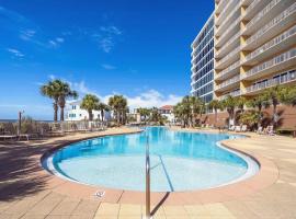 Three-Bedroom Condo with Oceanfront Balcony，位于巴拿马城海滩的酒店